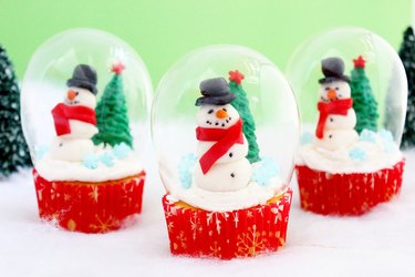snow globe cupcakes