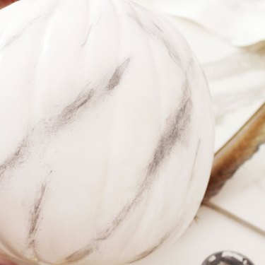 How to Give Your Pumpkins a Totally Chic Marble Effect