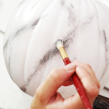 How to Give Your Pumpkins a Totally Chic Marble Effect