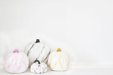How to Give Your Pumpkins a Totally Chic Marble Effect
