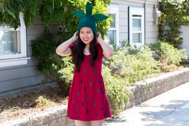 No-sew strawberry costume