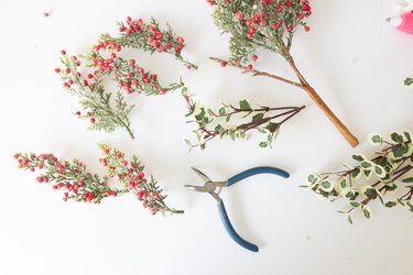 Disassembling florals picks