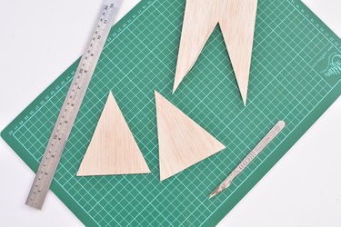 DIY Mini Wooden Christmas Tree