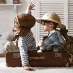 kids-travel_183037556-300×208.jpg